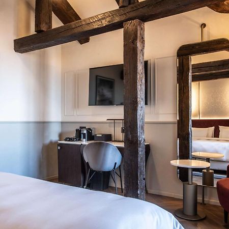 Radisson Collection Hotel, Palazzo Nani Venice Luaran gambar A room at the hotel