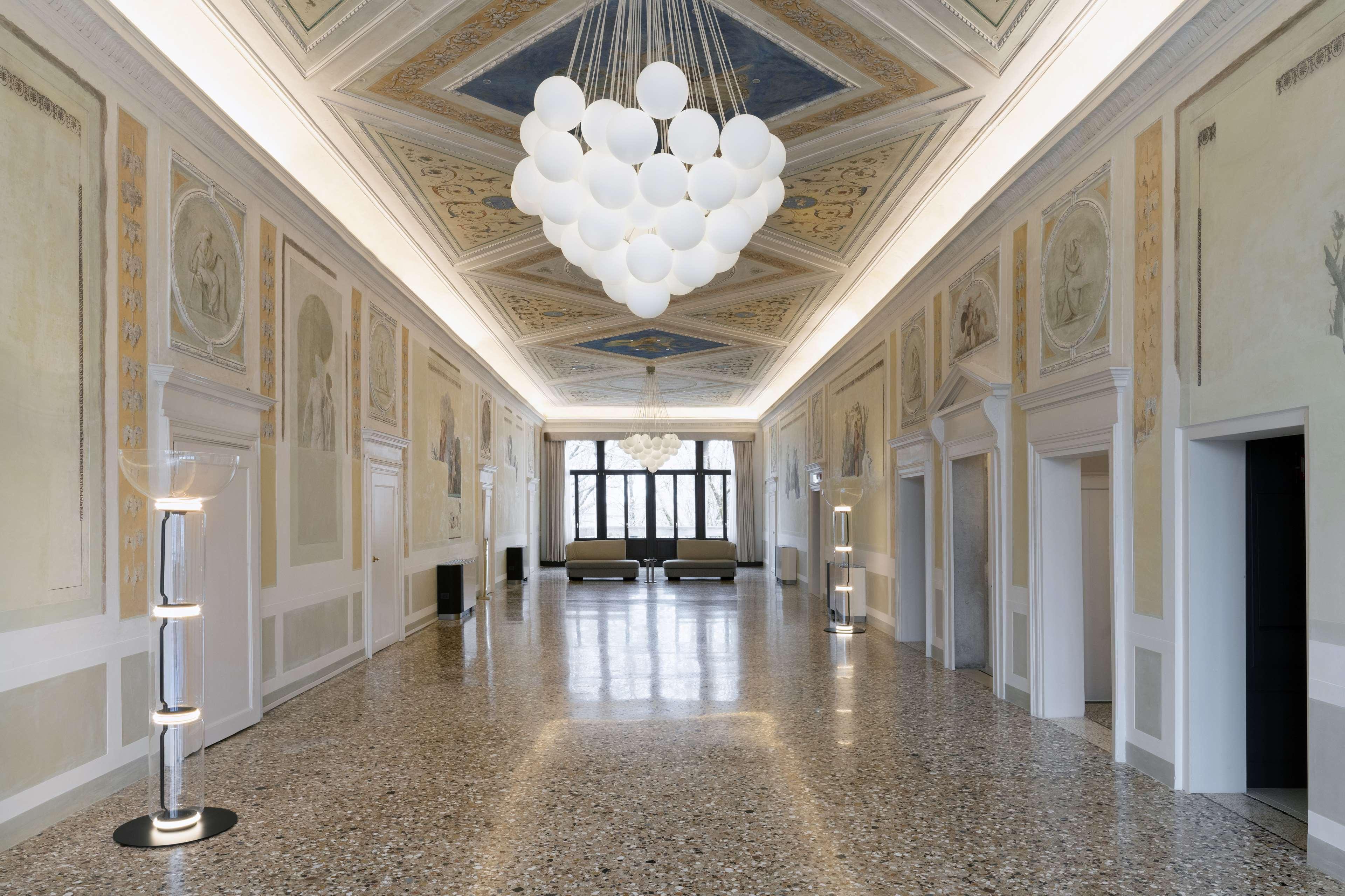 Radisson Collection Hotel, Palazzo Nani Venice Luaran gambar The interior of the hotel