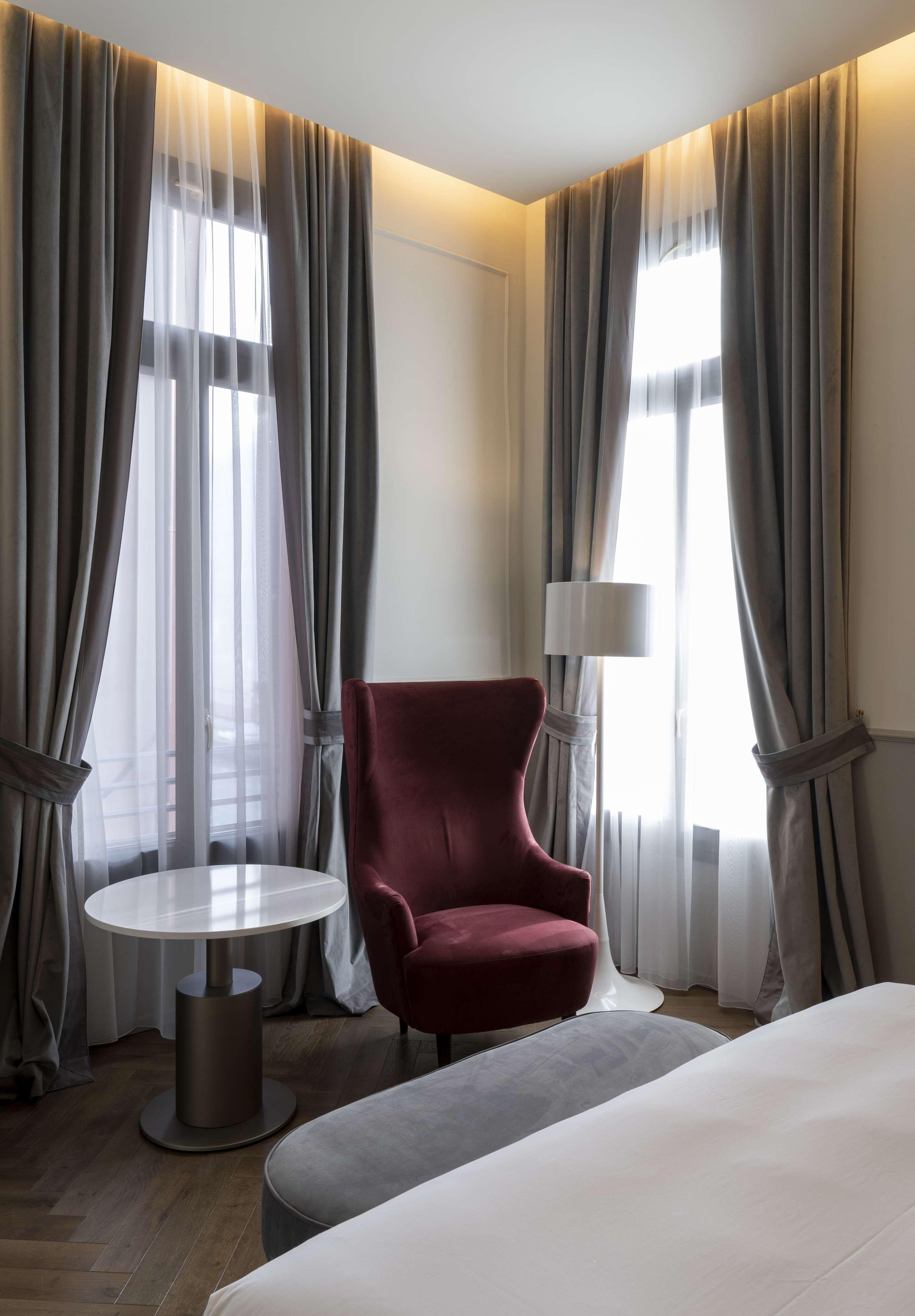 Radisson Collection Hotel, Palazzo Nani Venice Luaran gambar A room at the hotel