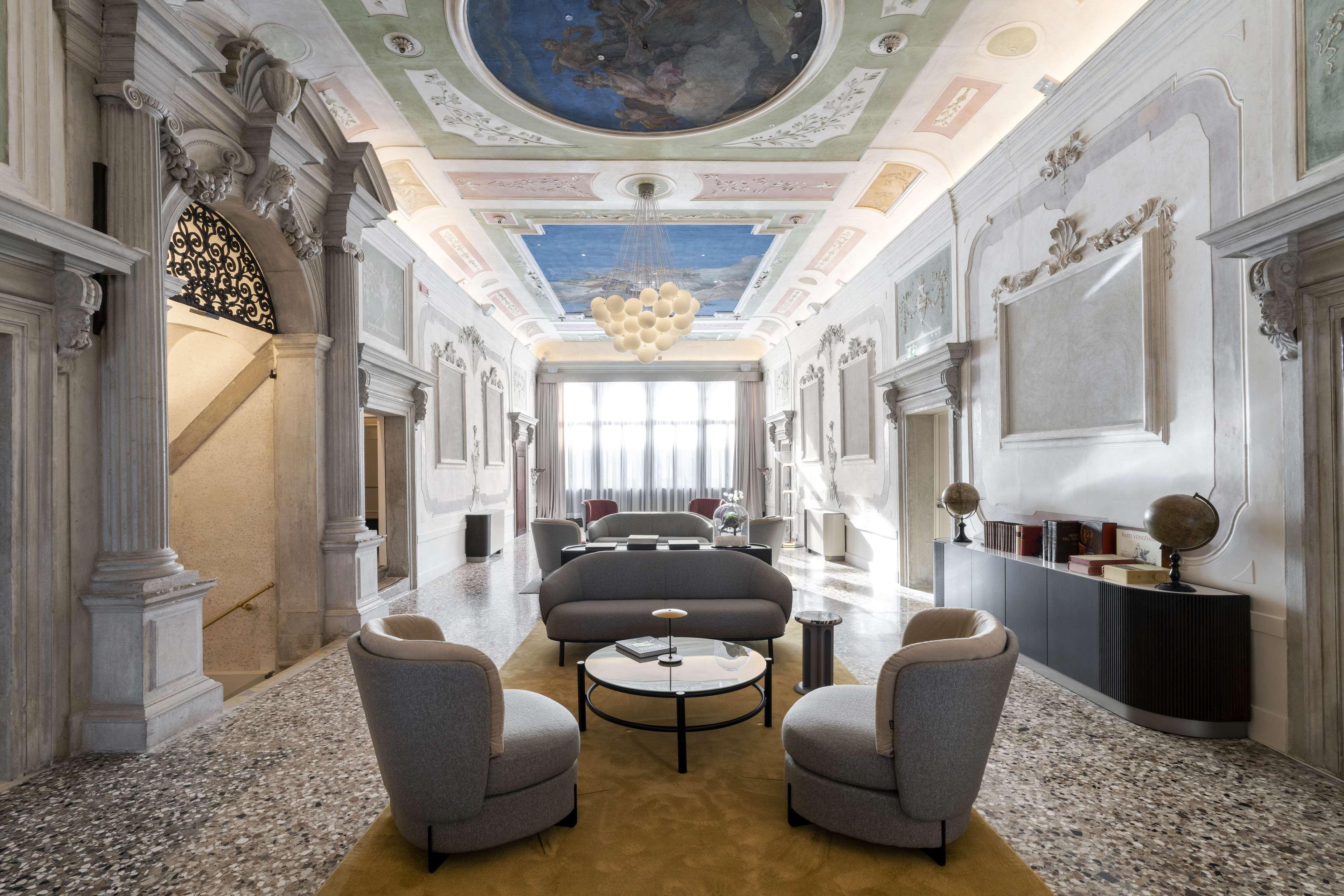 Radisson Collection Hotel, Palazzo Nani Venice Luaran gambar The Library
