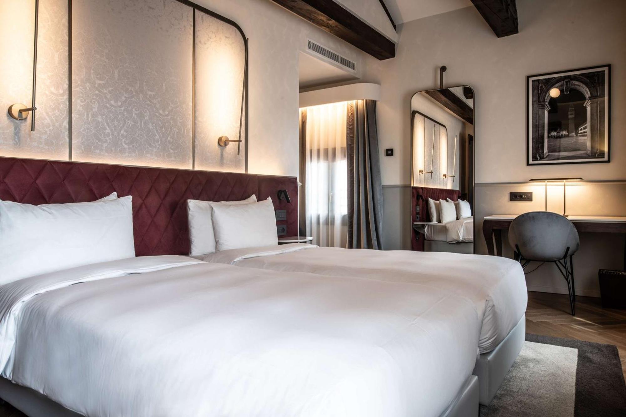 Radisson Collection Hotel, Palazzo Nani Venice Luaran gambar Deluxe room