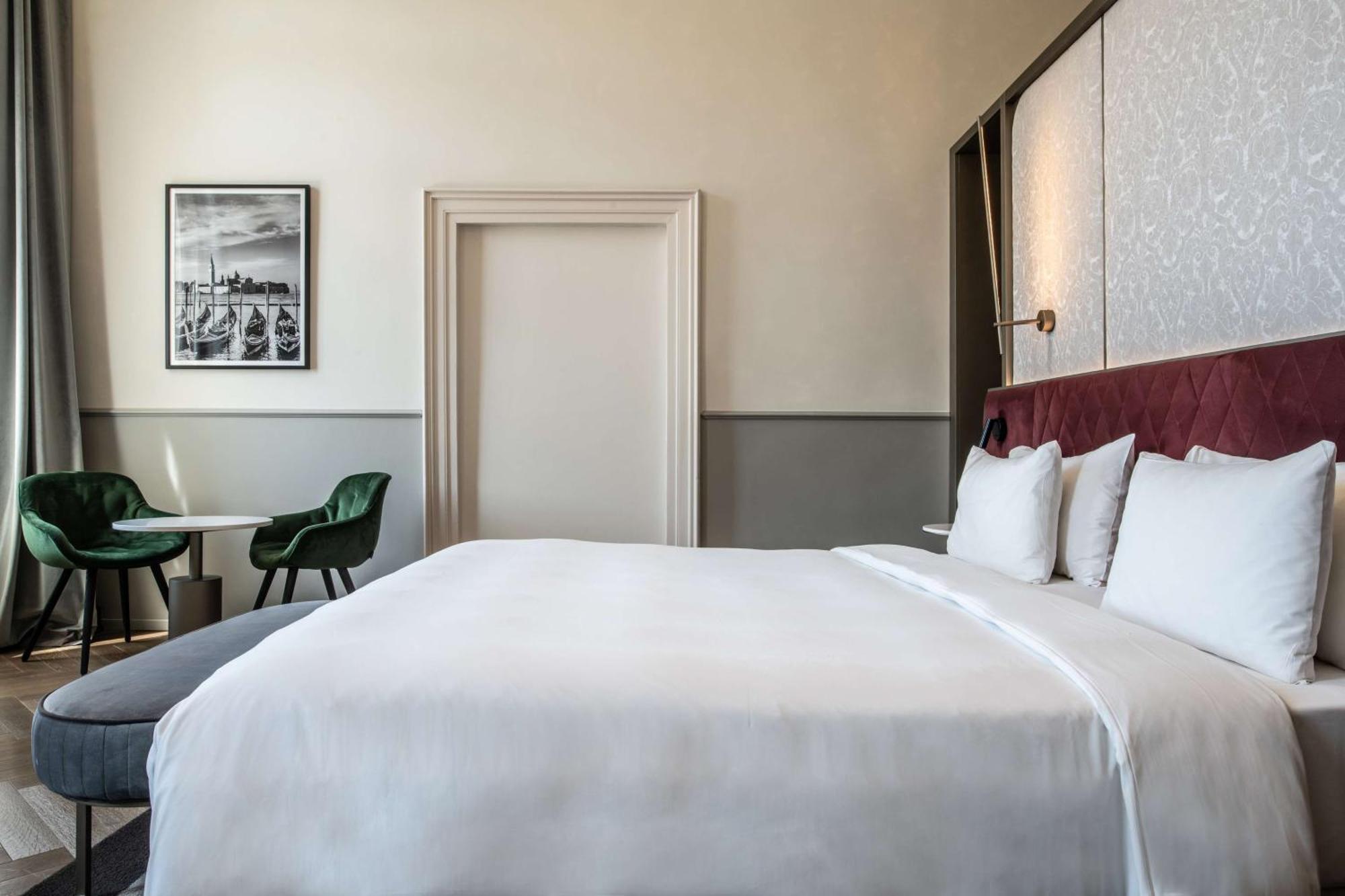 Radisson Collection Hotel, Palazzo Nani Venice Luaran gambar A bedroom at the hotel