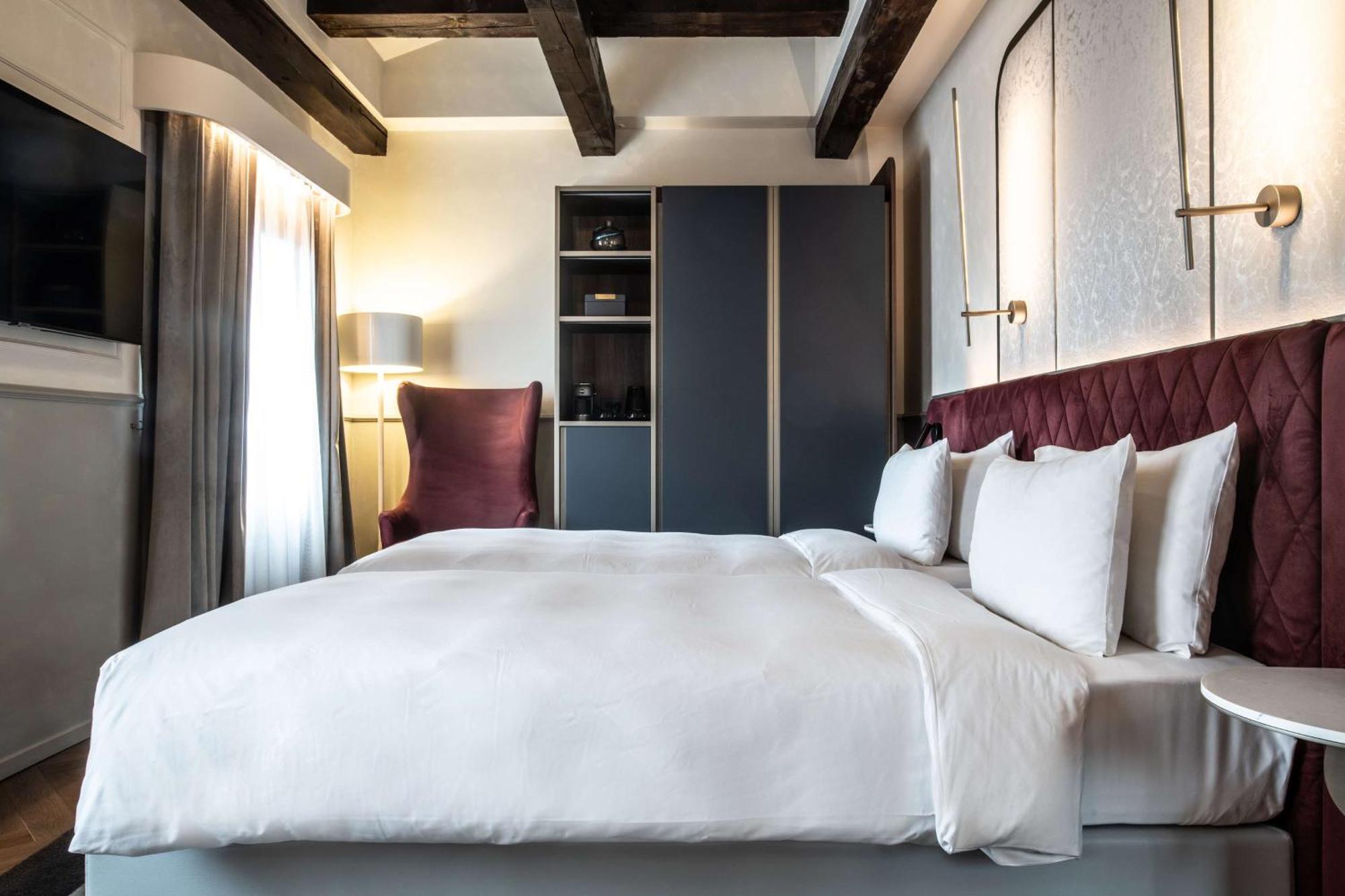 Radisson Collection Hotel, Palazzo Nani Venice Luaran gambar A bedroom at the hotel